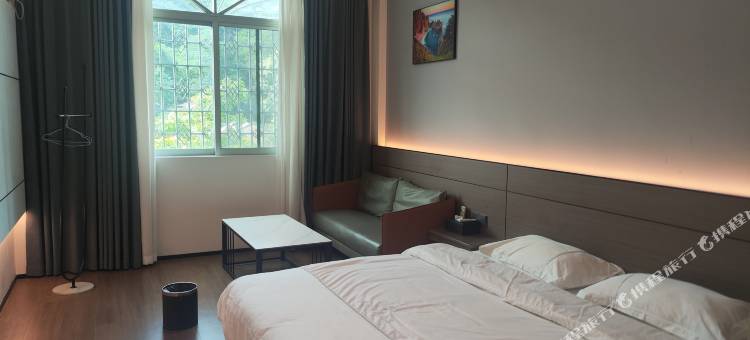 龙居公寓(龙江紫云阁景区店)图片