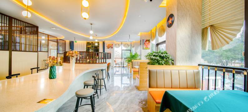 云泊智慧酒店(诸暨荣怀中学店)图片