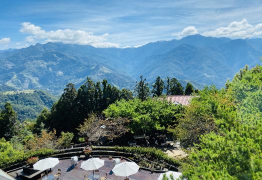 Ailiga Travel VillaHotel Overview