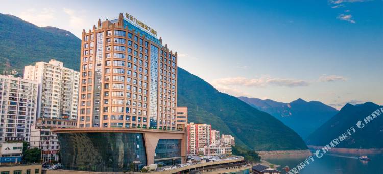 巴东东圣九州国际大酒店(长江大桥巫峡口景区店)图片