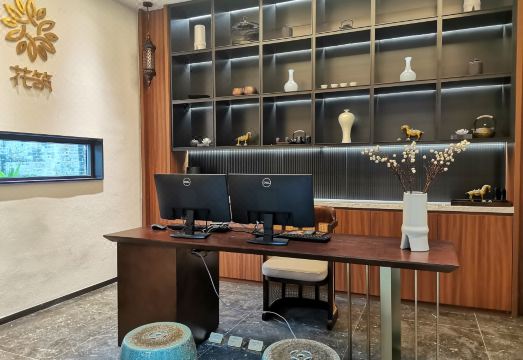 Floral Hotel·Yinlu hotel  (Huitong Ancient Village Shop, Tangjiawan Town, Zhuhai)Hotel Overview