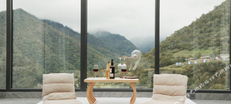 达瓦更扎·神山大酒店图片