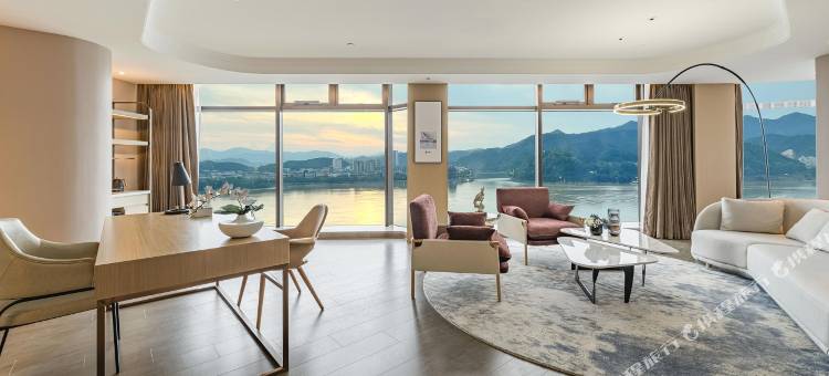 桐庐富春江亚朵酒店图片