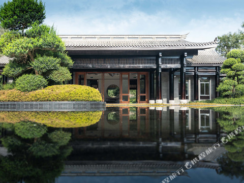 南甸伴山温泉酒店