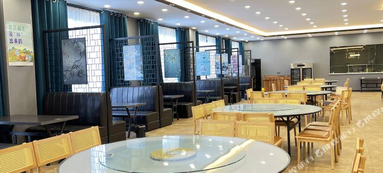 西部乌镇达达尼尔酒店(世界魔鬼城店)图片