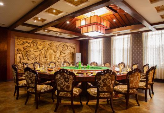 Zhuoni Convention Center Hotel Overview