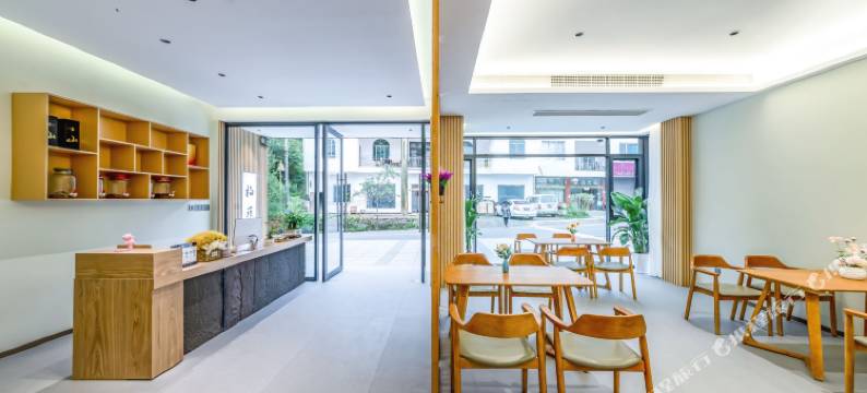 瓦屋山柏菲民宿图片