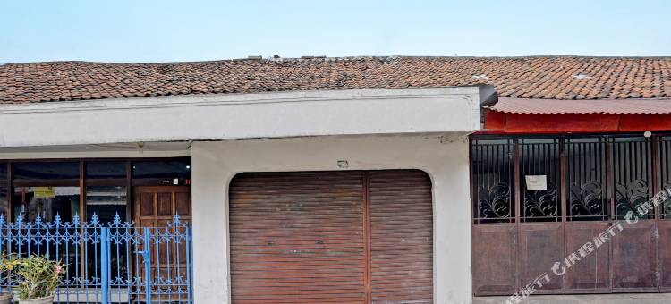 奥西多穆廖伊斯兰公寓酒店(Hotel O Sidomulyo Kost Syariah)图片