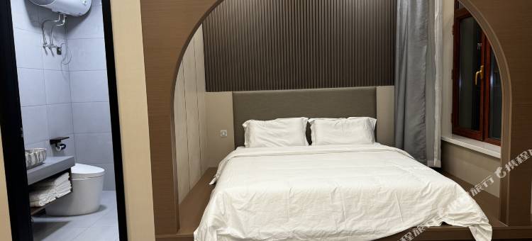 巴彦澜山民宿图片