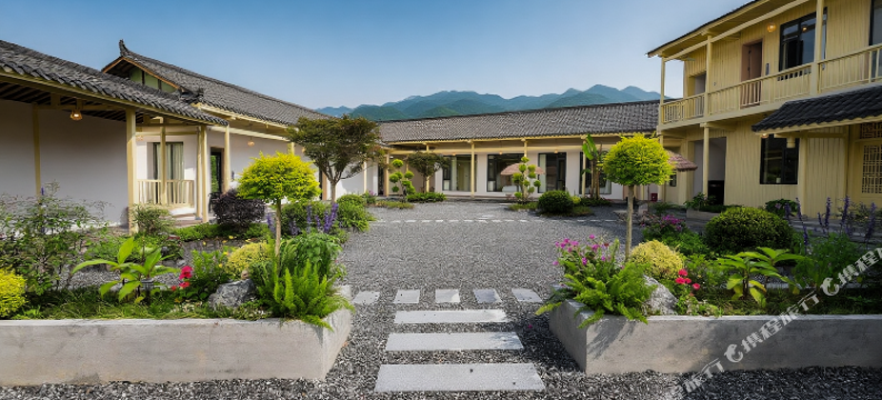 张家界溪畔民宿(天门山索道店)图片