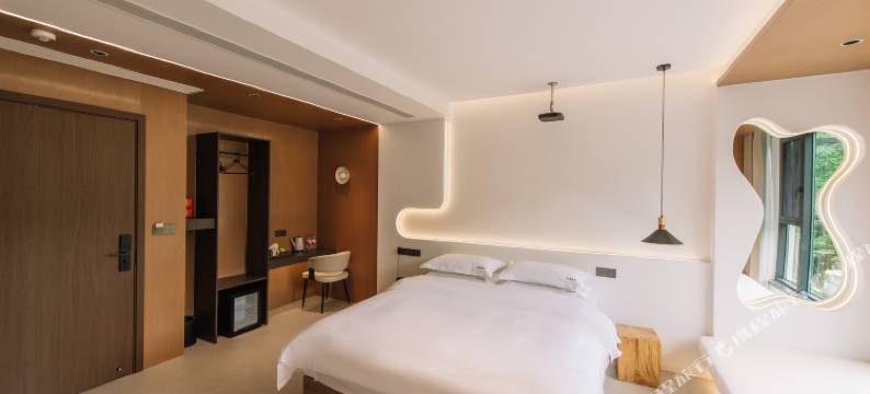 水喜汤泉|晨光初上·漫时光·花园景观民宿(峨眉山零公里店)图片