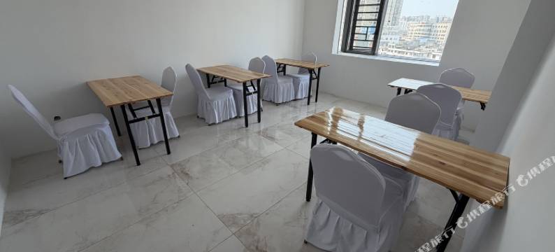 宜呈丽致酒店(长融世贸广场吾悦广场店)图片