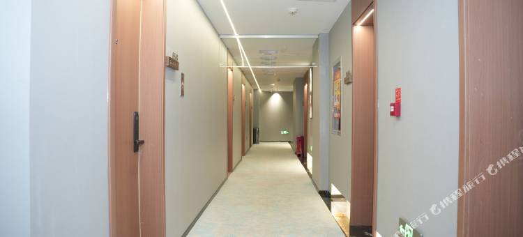 Super8·悦酒店(乌鲁木齐和田二街国际大巴扎店)图片