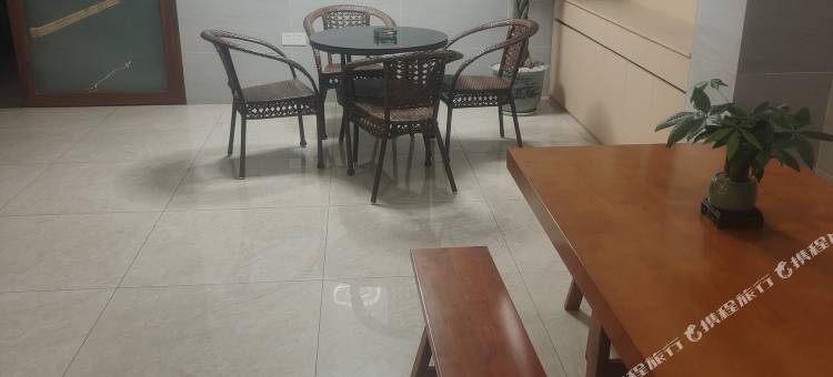 君菲假日酒店式公寓(湛江高铁西站店)图片
