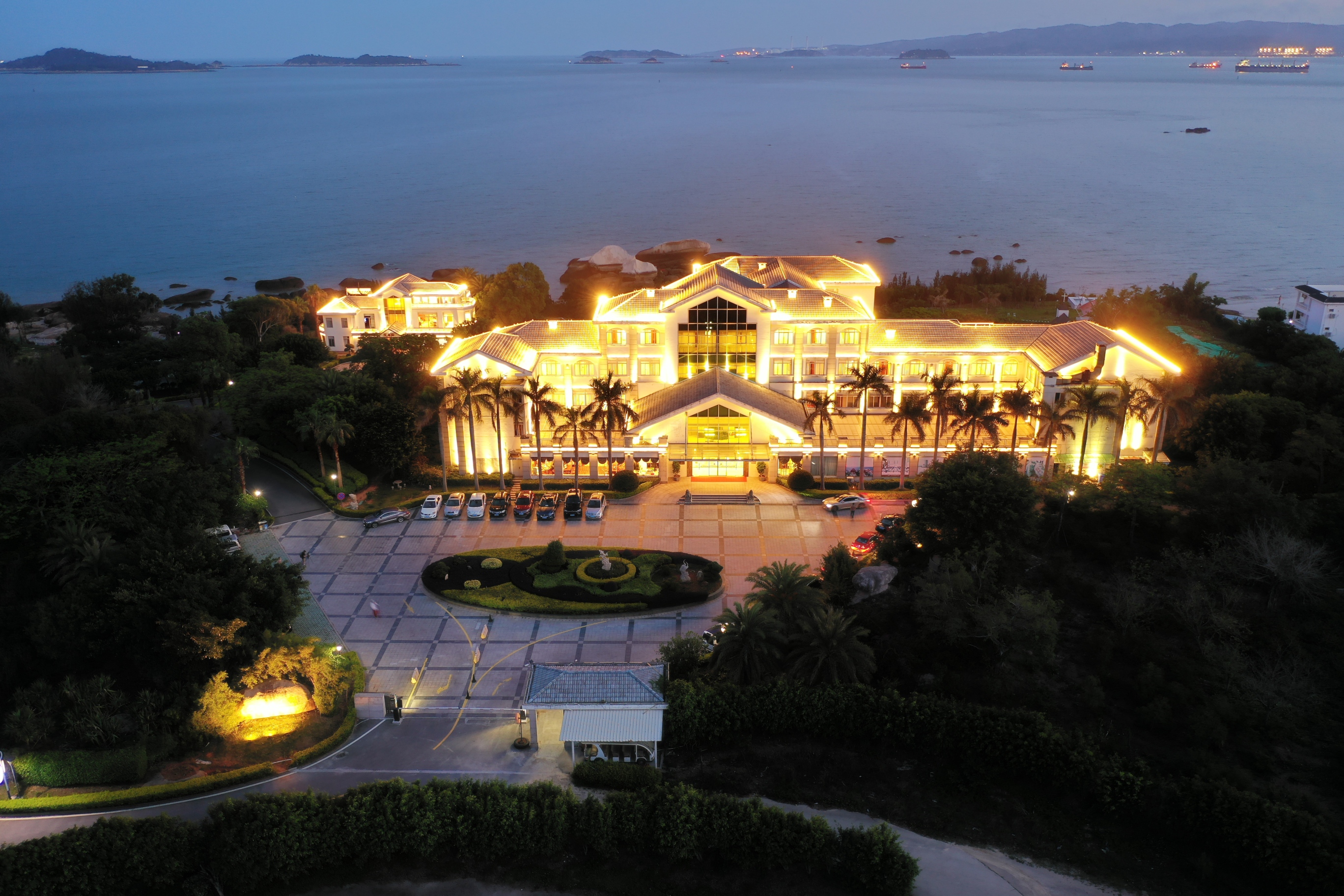 Golden Sands Gulf HotelOver view