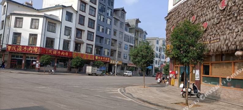 罗平华玥酒店图片