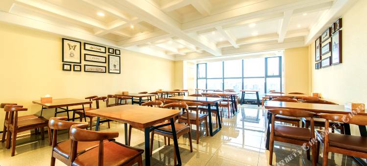 索菲酒店(贵阳奥体中心兴筑路地铁站店)图片