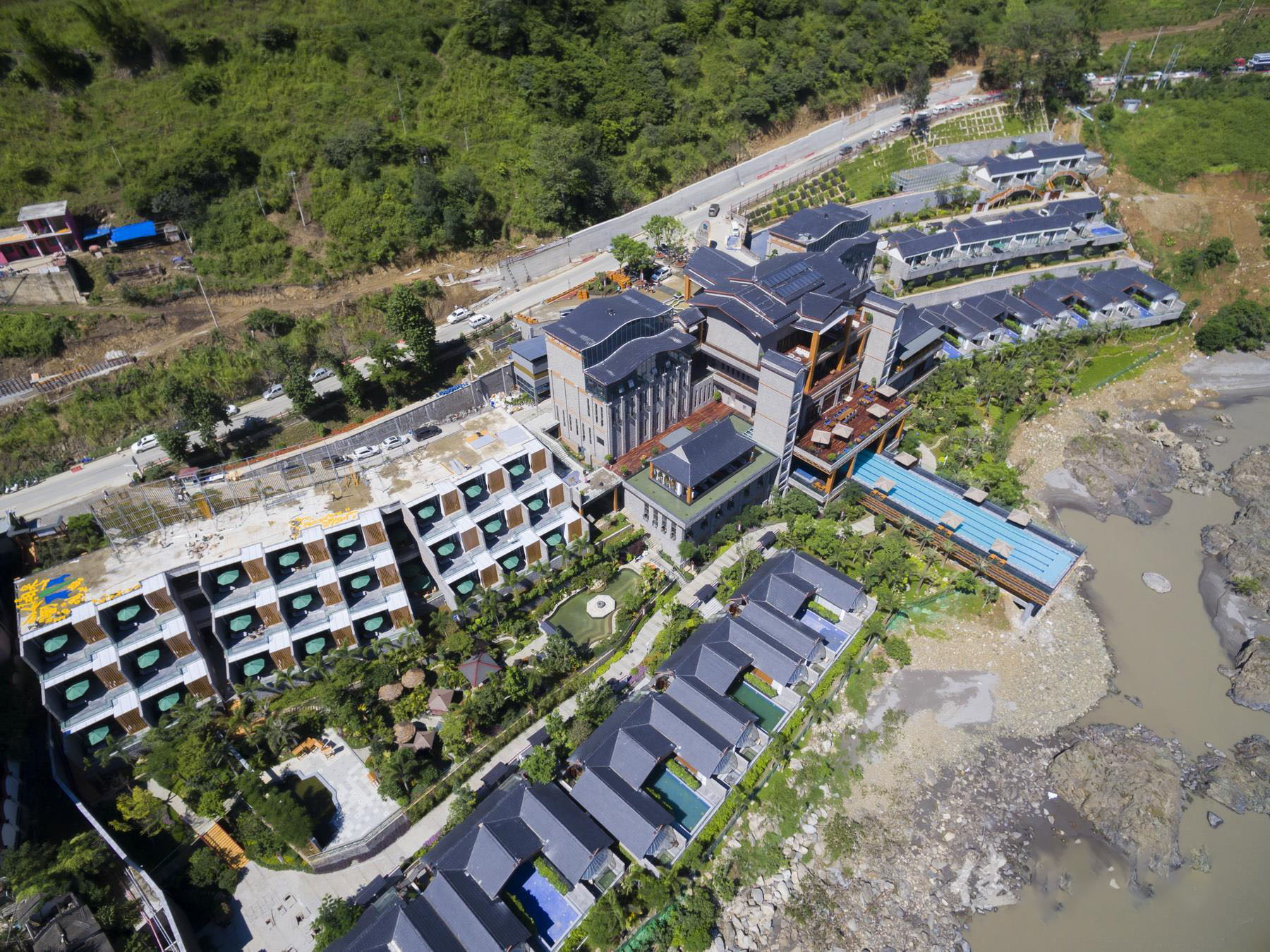 Lushui Denggeng Hot Spring Banshan HotelOver view