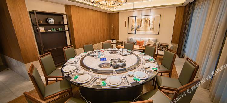 宜尚PLUS酒店(襄阳站民发商业广场店)图片