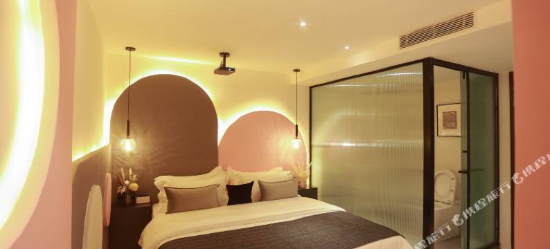 溪花涧影视酒店(昆明老街南屏街店)图片