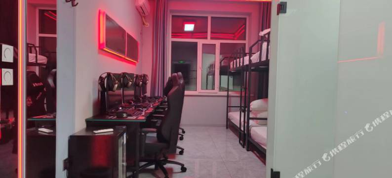 霏梵电竞酒店图片