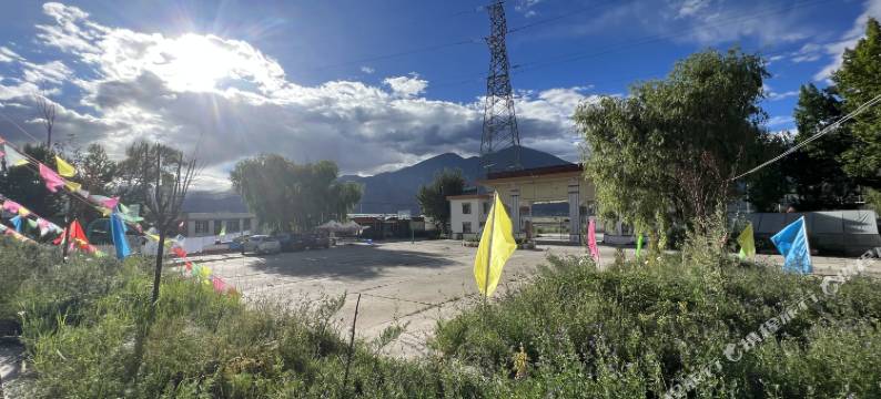 羊湖蕃圣度假山庄图片