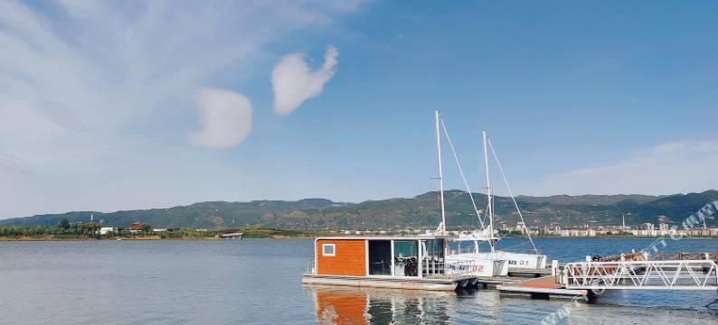 晋阳·湖居酒店(太原晋阳湖公园红灯笼体育场店)图片
