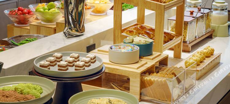 西安高新西北工业大学地铁站亚朵X酒店图片