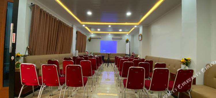 Hotel Lasnur Palace图片