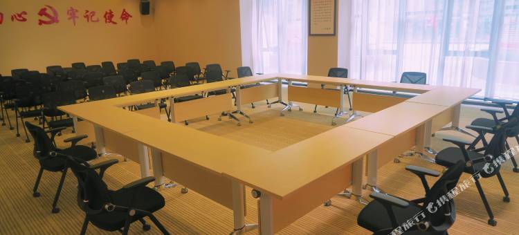 宝兴夹金山大酒店图片