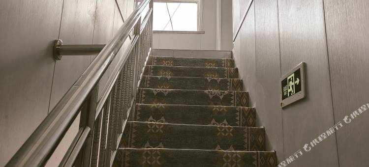 新源红松宾馆图片