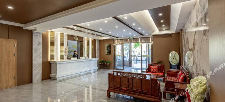 佟佳江畔酒店(欧亚万达广场店)图片