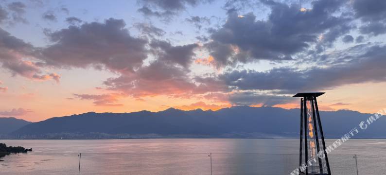 大理玉镜·海景度假别墅Villa(洱海机场路店)图片