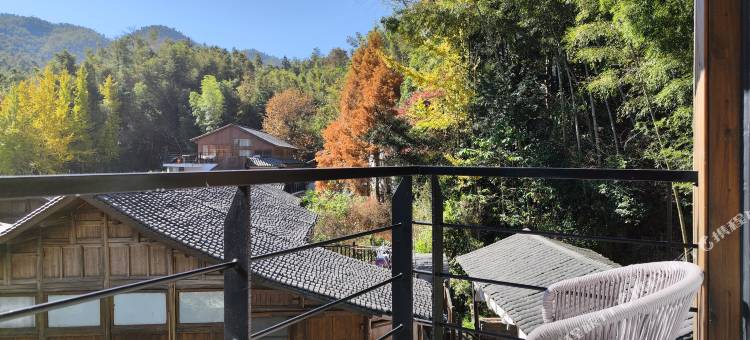 南昌梅岭山与山舍民宿(神龙潭店)图片