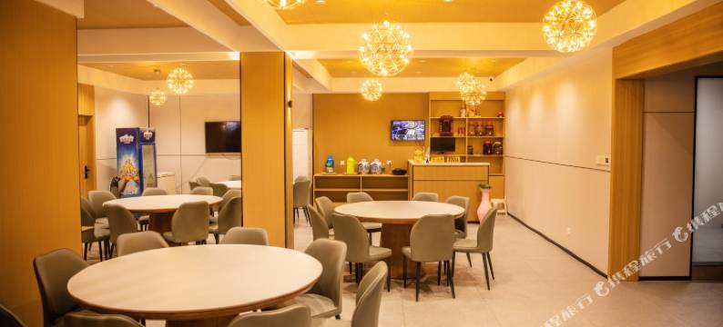 三里三酒店(瓦屋山景区店)图片