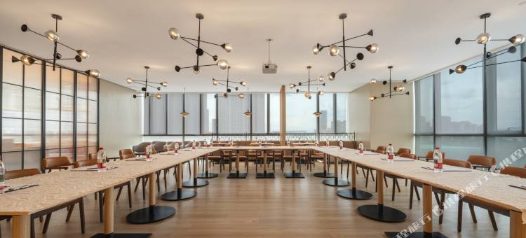 丽怡酒店(昆明春融街地铁站七彩云南第壹城店)图片