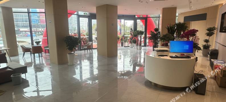 睿柏云酒店(芜湖湾沚区航空新城运动中心店)图片