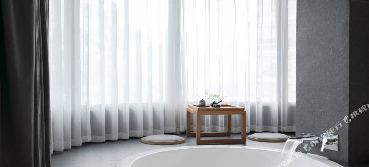 SFEEL设计师酒店(贵阳大十字广场喷水池店)图片