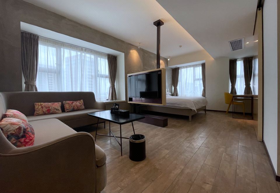 Hotel Overview