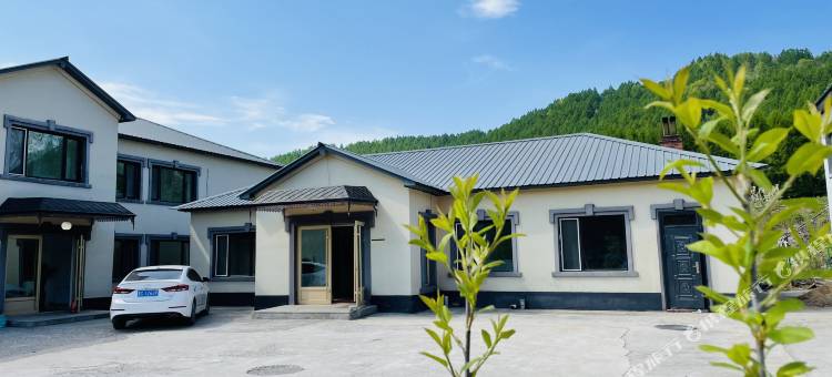 横道河子两棵大树民宿图片
