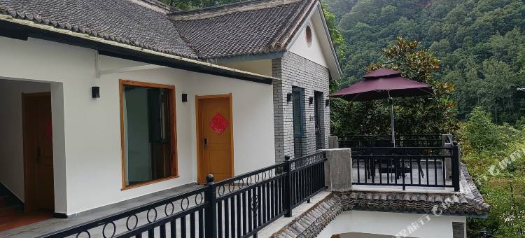 栾川播云山房民宿(铁路小镇店)图片