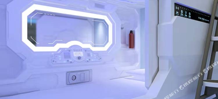 余姚筑梦者太空舱客栈(胜山西路店)图片