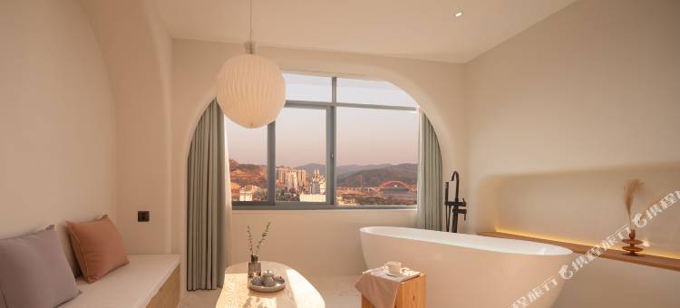 何璞·慕白|CreamCake 度假酒店(西双版纳景洪告庄星光夜市店)图片