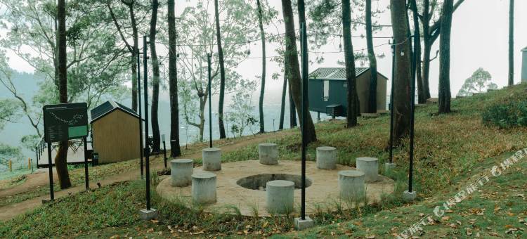 波波卡宾科班隆多玛琅酒店(Bobocabin Coban Rondo Malang)图片