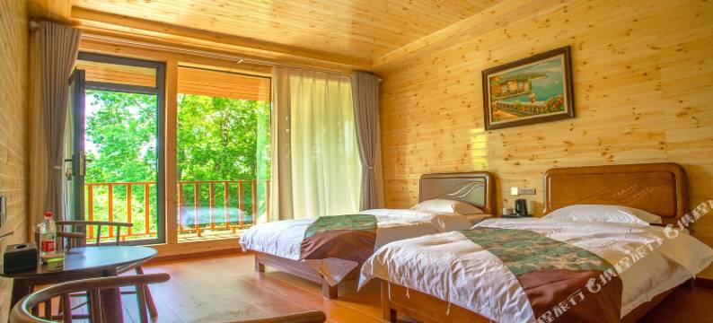 唐布拉游牧传奇露营基地图片