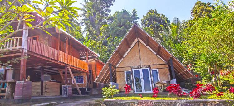 OYO 92419瑞江民宿-近克尔塔甘加瀑布(OYO 92419 Rejeng Homestay Near Kerta Gangga Waterfall)图片