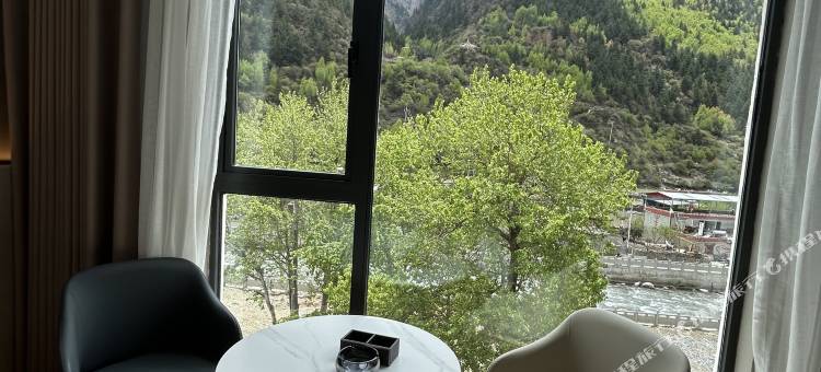 瑞豪智能酒店(四姑娘山双桥沟景区店)图片