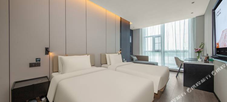 常熟云裳小镇昆承湖亚朵酒店图片