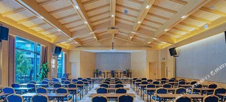 西畴隆兴山居酒店图片