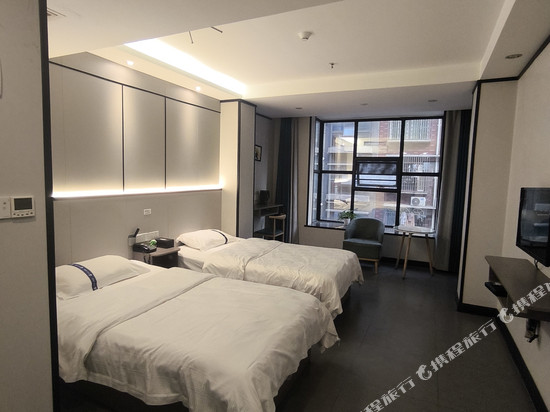 邵阳彩云之南主题公寓